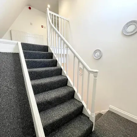 Large Centre Séjour chez l'habitant